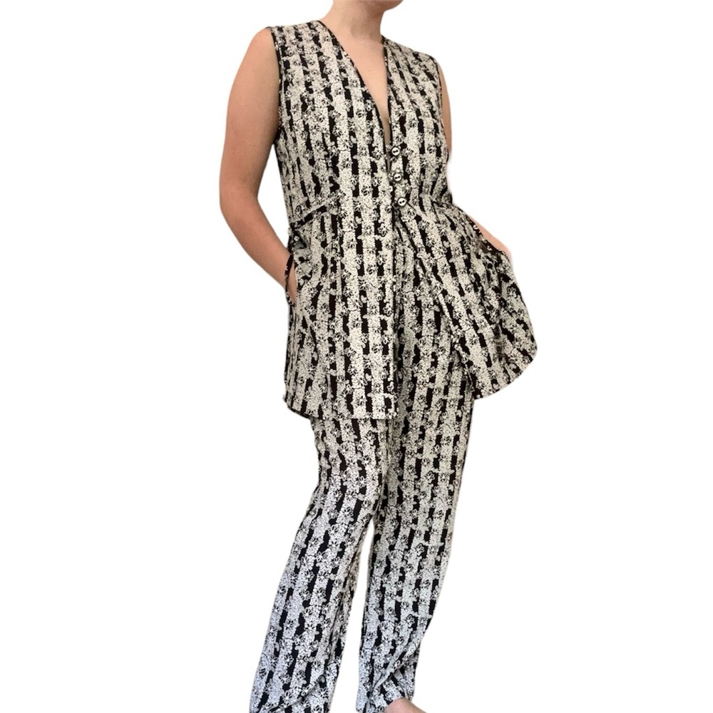 *SOLD* Vintage set with floral design, long-line tunic top & high-waisted pants